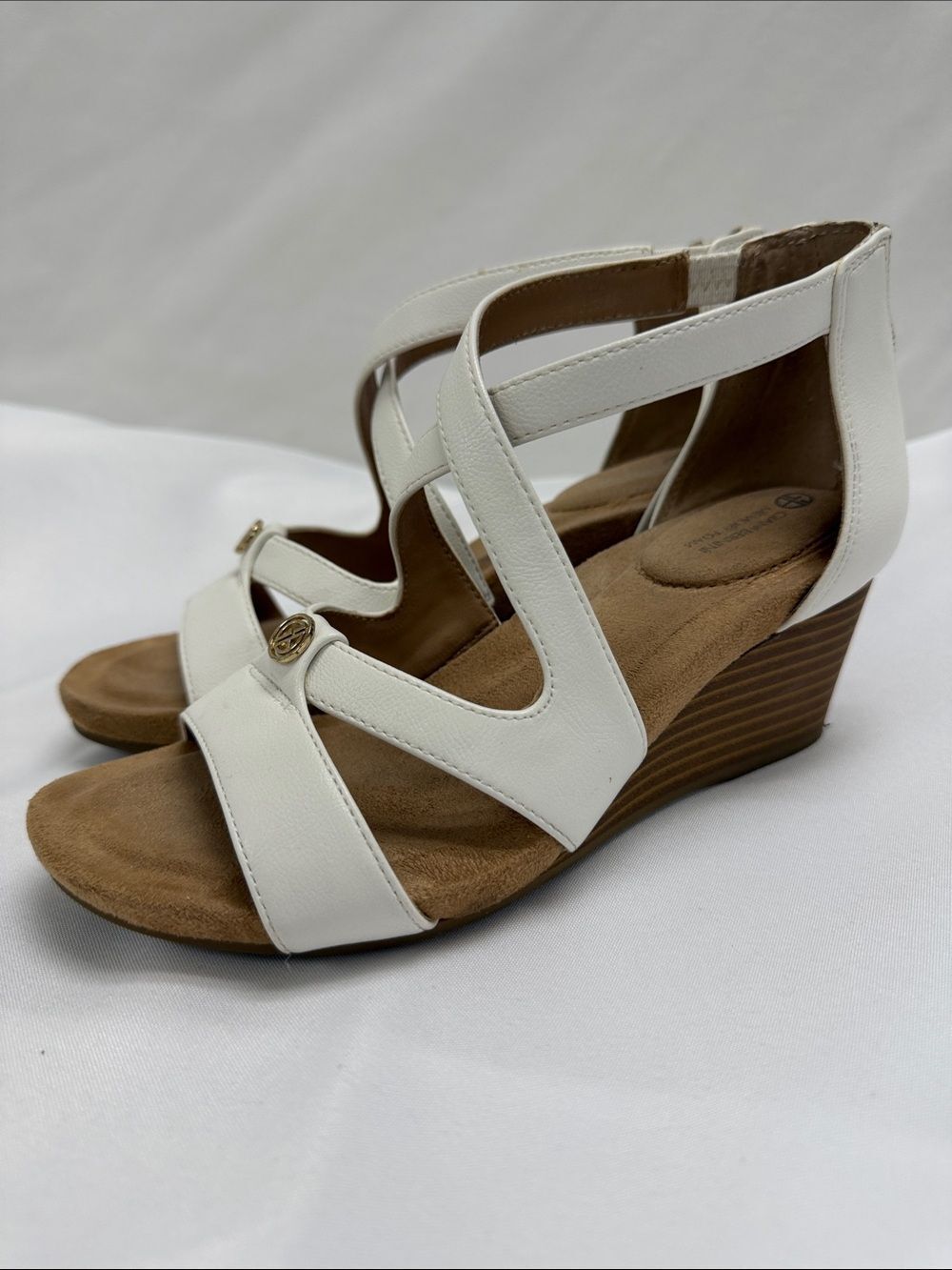 Giani Bernini White Strappy Wedge Sandals with Brown Wedge